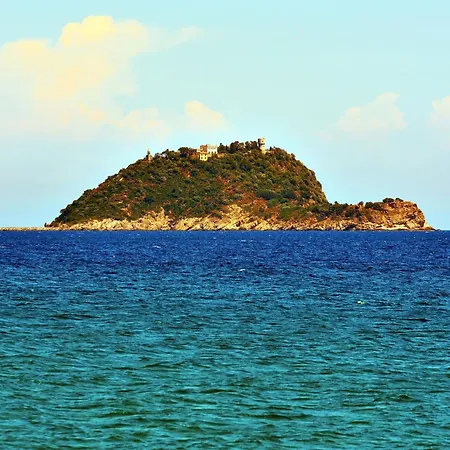 La Vie Enchanting Sea View *