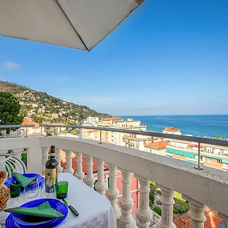 La Vie Enchanting Sea View Апартаменты Алассио