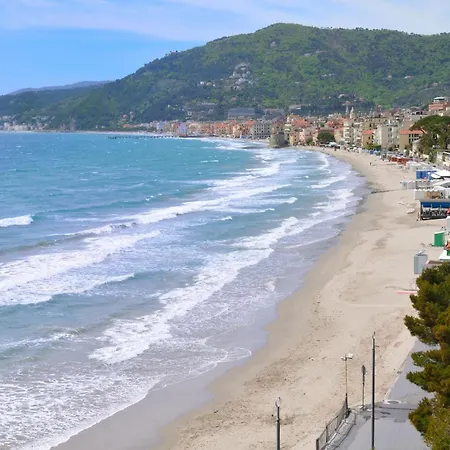 La Vie Enchanting Sea View * Алассио