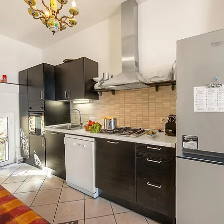 La Vie Enchanting Sea View Апартаменты