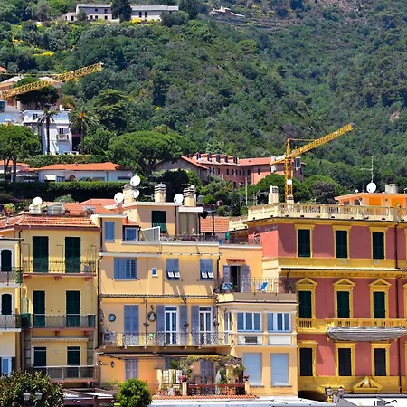 La Vie Enchanting Sea View Апартаменты *