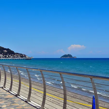 La Vie Enchanting Sea View *