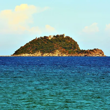 La Vie Enchanting Sea View *