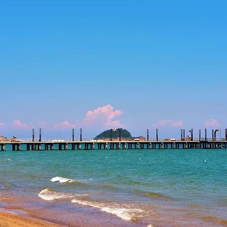 Апартаменты La Vie Enchanting Sea View *
